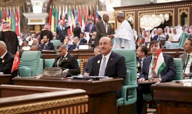 'Somali'nin acılarını dindirmek öncelikle ümmetin görevi'