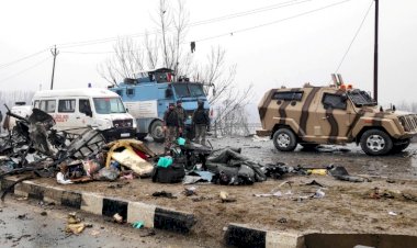 Keşmir'de bombalı saldırı: 1 ölü, 34 yaralı