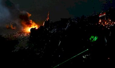 Göstericiler, 3 milletvekilinin evini ateşe verdi