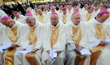 Kilise, çocuk istismarı mağdurlarını tazminatla susturmaya çalışıyor