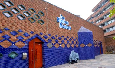 Engellemelere rağmen Amsterdam'da ezan sesi yükseldi