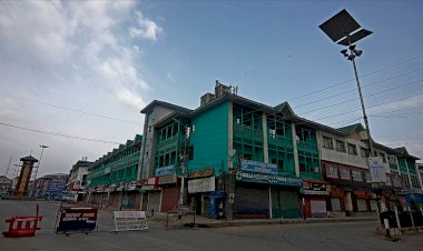 Cammu Keşmir'de kısıtlamalar sürüyor