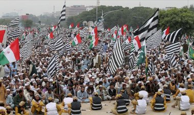 Pakistan'da muhalefet hükümet karşıtı eylemlere son verme kararı aldı