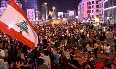 Lübnan'da öğrenciler ekonomik durumu protesto etti