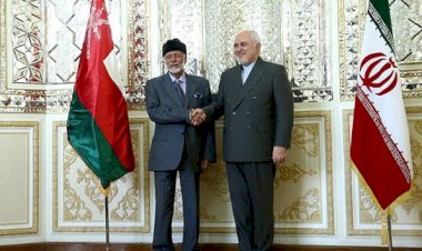 Umman Dışişleri Bakanı Bin Alevi Tahran'da Zarif ile görüştü