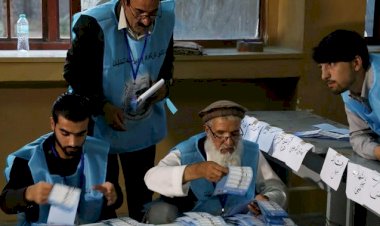 Afgan halkı 28 Eylül'de katıldığı seçimin sonucunu hala öğrenemedi