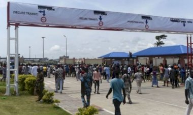 Nijerya tüm Afrikalılara kapıda vize verecek