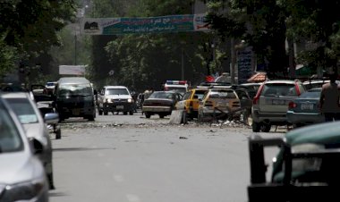 Afganistan'da yola yerleştirilen bomba patladı: 10 ölü