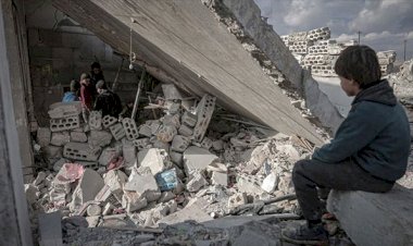 Rusya'nın İdlib'e saldırılarında 2 kardeş öldü