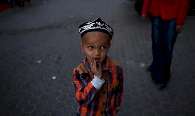 Çin yarım milyon Uygur çocuğu 'zorla' yatılı okula yerleştirdi