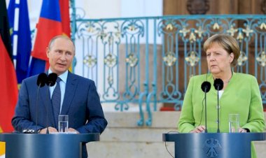 Putin ile Merkel Libya krizini görüştü