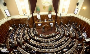 Cezayir'de yeni hükümet kuruldu