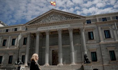 İspanya'da 'Katalonya sorunu' gölgesinde azınlık sol koalisyon hükümeti kuruluyor