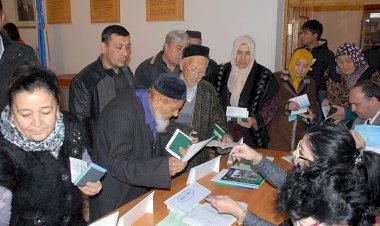 Özbekistan'da 25 bölgede halk genel seçim için tekrar sandık başına gitti