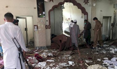 Pakistan'da camide patlama: 13 ölü