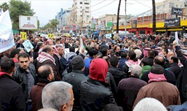 Ürdünlü göstericiler İşgalci İsrail'le yapılan gaz anlaşmasının iptalini istiyor