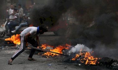 Irak'ta göstericiler yolları trafiğe kapattı