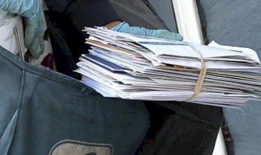 24 bin postayı evinde bekleten postacı: Teslim etmek çok zahmetliydi