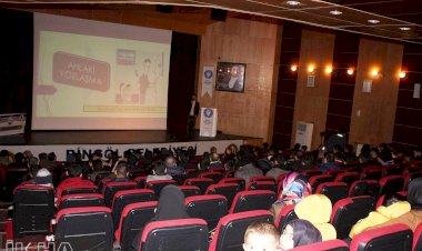 İDEV Bingöl Temsilciliği 'Ahlaki Yozlaşma' konulu bir seminer düzenledi