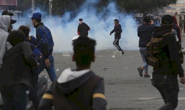 Irak'ta Sadr destekçileri ile göstericiler arasında arbede