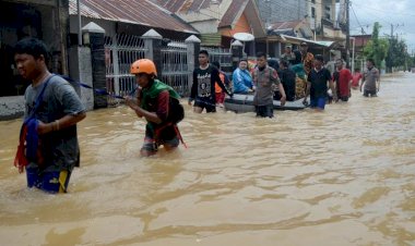 Endonezya'da sel felaketi: 6 öğrenci öldü, 5 öğrenci kayıp