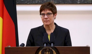 Almanya Savunma Bakanı, Rusya’ya karşı ekonomik yaptırımlar önerdi