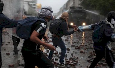 Şili'de göstericiler sokaklarda