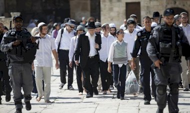 Fanatik Yahudilerden Mescid-i Aksa'ya baskın