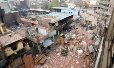 Yeni Delhi'de Müslümanlara yönelik şiddet: Aileler kamplara sığındı