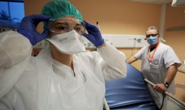 Fransa'da doktorlar maske yetersizliğinden şikayetçi