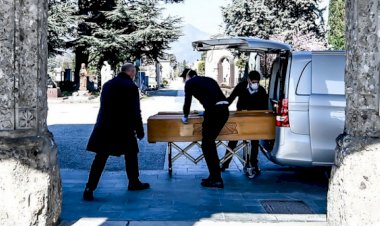 İtalya'da son 24 saatte ilk kez 627 can kaybı