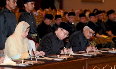 Malezya kabinesi, maaşlarını Covid-19 ile mücadeleye bağışladı