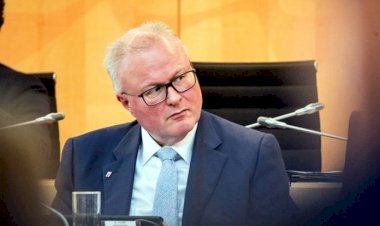 Maliye Bakanı Schaefer ölü bulundu