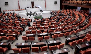 TBMM'de 100'ü aşkın milletvekiline temas eden doktorda Covid-19 çıktı