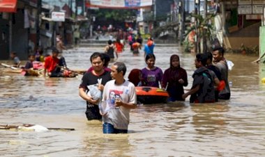 Endonezya'da sel 100 binden fazla kişiyi etkiledi