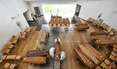 İtalya'da koronavirüs nedeniyle 13 bin 915 kişi hayatını kaybetti