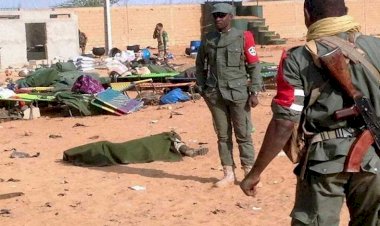 El-Kaide'den Mali'de askeri kampa baskın: 22 ölü