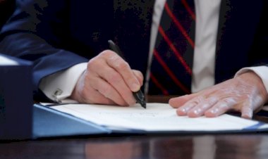 Trump uzay kaynaklarının kullanımına izin veren kararnameyi imzaladı