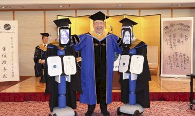 Japon öğrenciler koronavirüs sebebiyle robotlar aracılığıyla mezun oldu