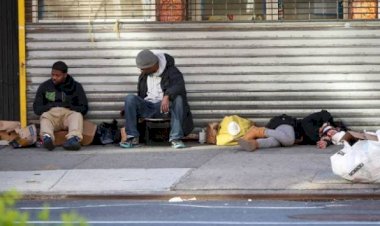 Salgının merkezi New York'ta evsizler hala sokaklarda