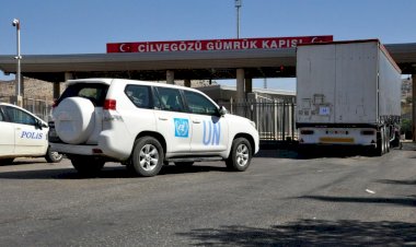 BM'nin İdlib yardımları sınırdan geçti